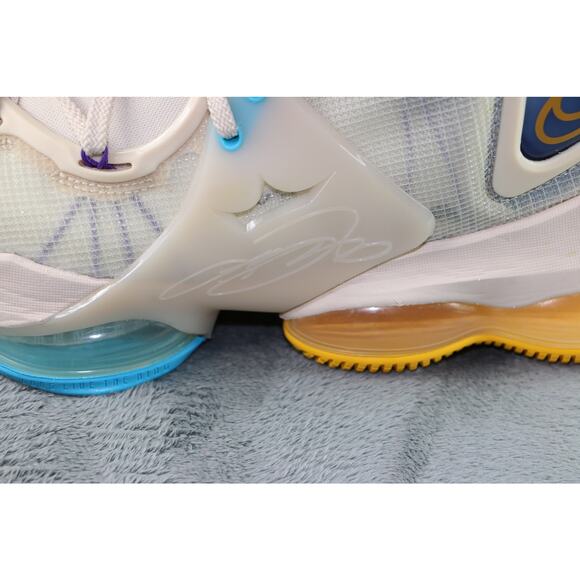 Nike LeBron 19 EP Lakers Cream Men\'s Size 12 Basketball Shoes Clean main image 13